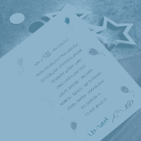 Biała kartka urodzinowa z życzeniami na 18-stkę